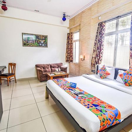 Fabhotel Everest International อุเดเปอร์ ภายนอก รูปภาพ