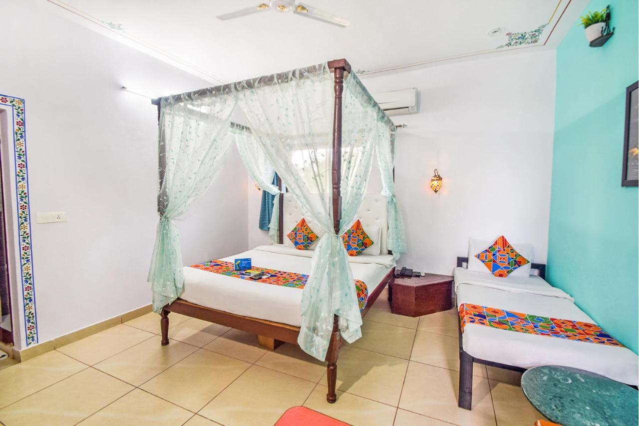 Fabhotel Everest International อุเดเปอร์ ภายนอก รูปภาพ