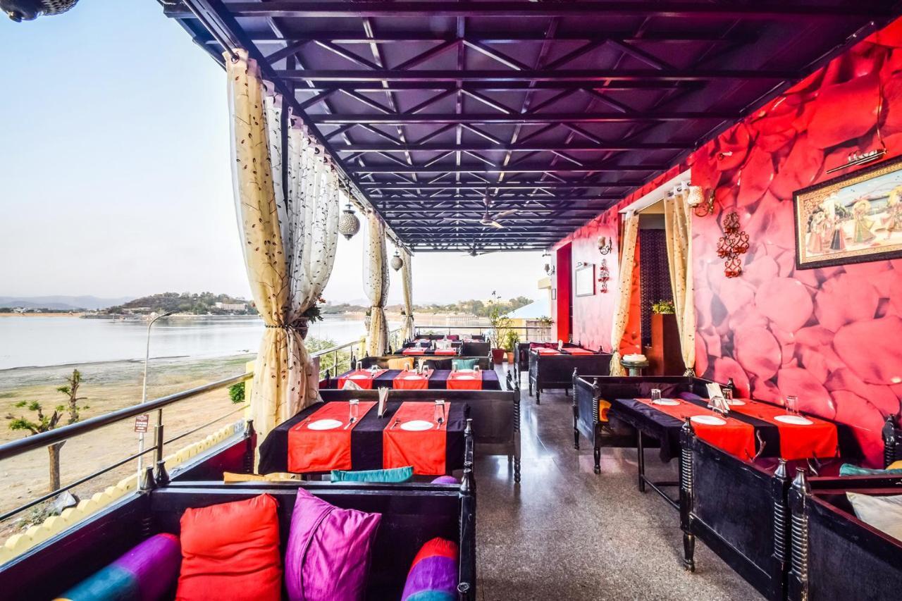 Fabhotel Everest International อุเดเปอร์ ภายนอก รูปภาพ