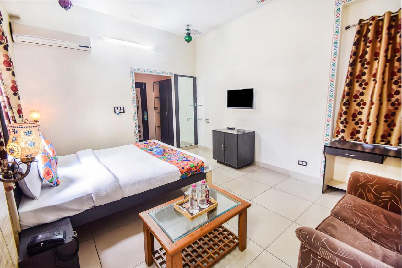 Fabhotel Everest International อุเดเปอร์ ภายนอก รูปภาพ