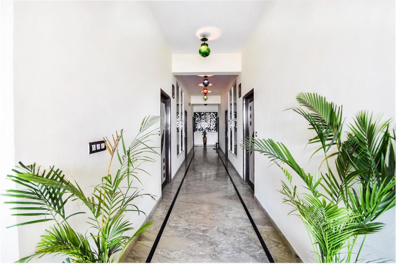 Fabhotel Everest International อุเดเปอร์ ภายนอก รูปภาพ