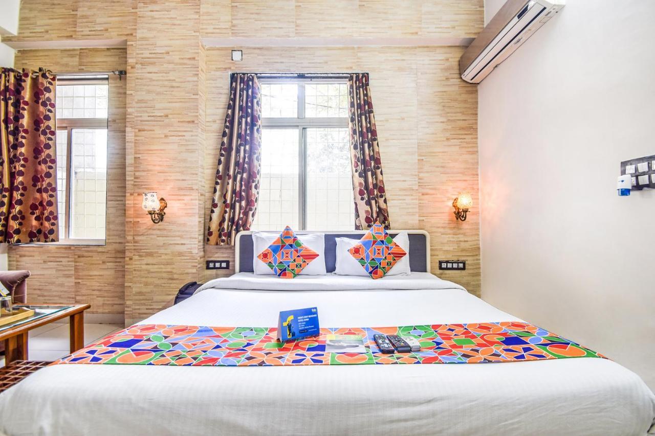 Fabhotel Everest International อุเดเปอร์ ภายนอก รูปภาพ