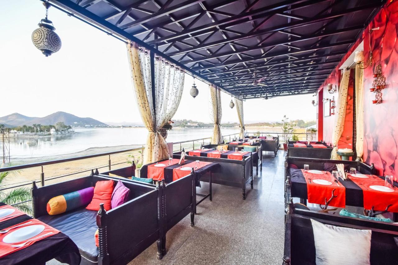 Fabhotel Everest International อุเดเปอร์ ภายนอก รูปภาพ