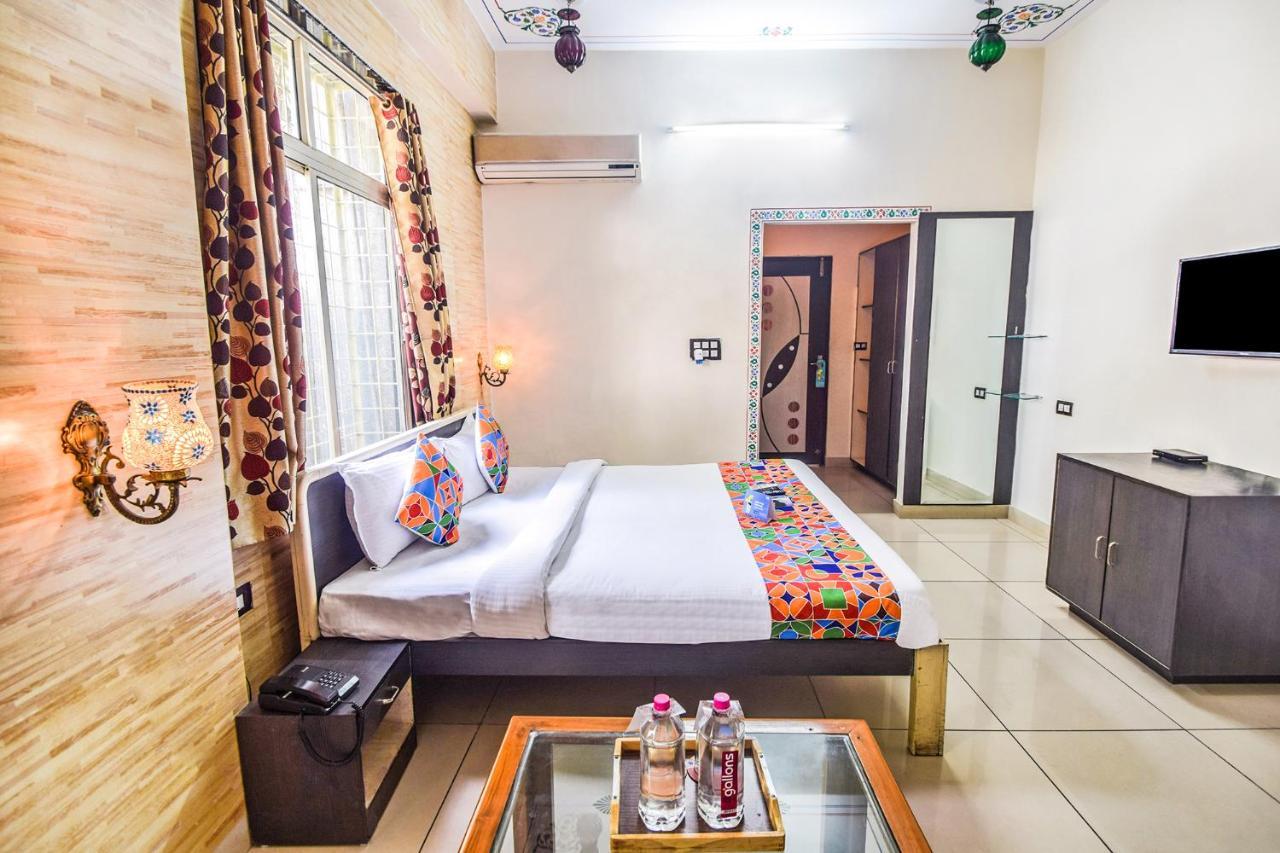 Fabhotel Everest International อุเดเปอร์ ภายนอก รูปภาพ
